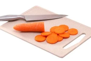 Panneau de choix sûr de cuisine de planche à découper de paille de blé avec la poignée