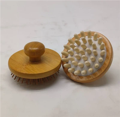La brosse de massage en bambou réduit la cellulite